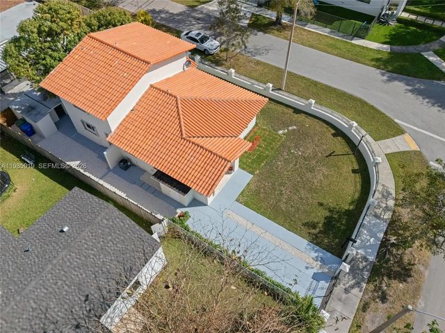 2 of 39 - 5251 Sw 6th Street, Miami, FL