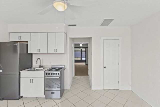 5 of 44 - 908 Villas Drive #18, Venice, FL