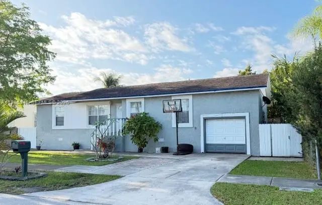 3 of 32 - 9770 Sw 210th Street, Cutler Bay, FL
