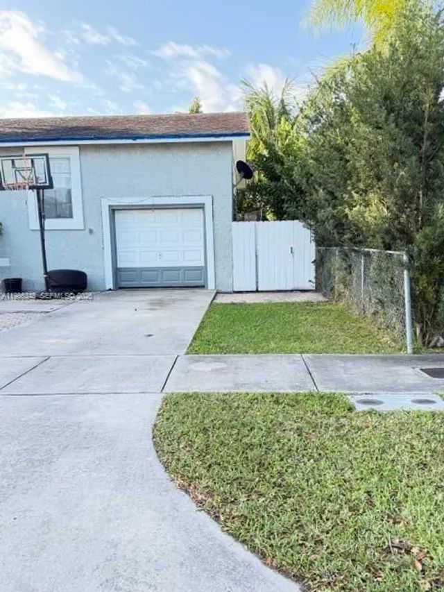 4 of 32 - 9770 Sw 210th Street, Cutler Bay, FL