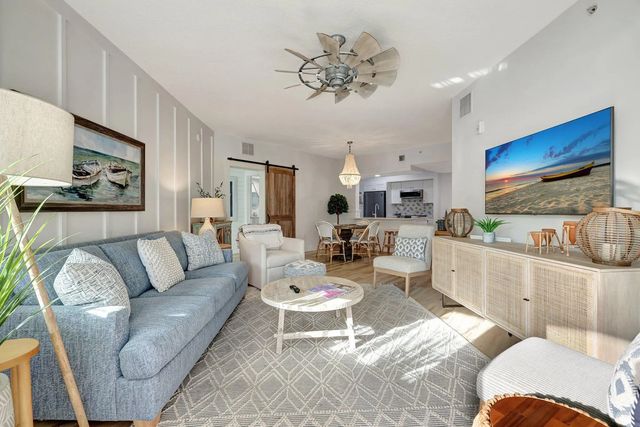 875 Nw Flagler Avenue #404, Stuart