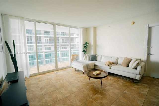 3 of 32 - 1800 N Bayshore Drive #1412, Miami, FL