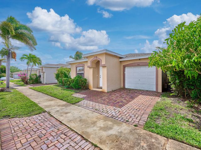 4 of 39 - 556 E Ridge Cir Circle N, Boynton Beach, FL