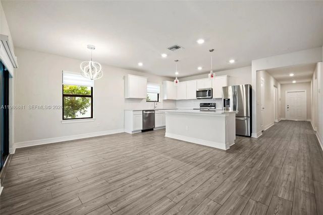 5 of 25 - 3125 Buttonwood Court, Lauderdale Lakes, FL