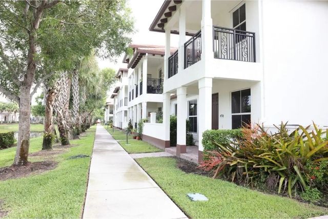 3 of 27 - 4758 Sierra Lane, Coconut Creek, FL