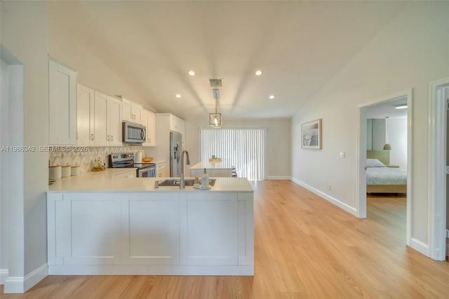 4 of 32 - 2847 Sw 26th Place, Cape Coral, FL