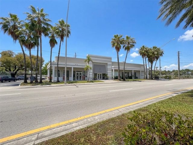 3 of 23 - 13750 Biscayne Boulevard, North Miami Beach, FL