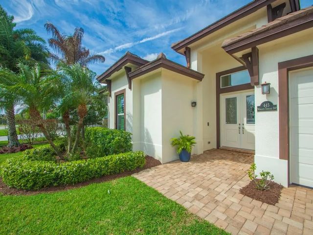 2 of 37 - 445 Wingate Terrace Sw, Vero Beach, FL