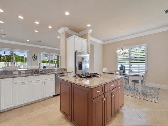 4 of 37 - 445 Wingate Terrace Sw, Vero Beach, FL