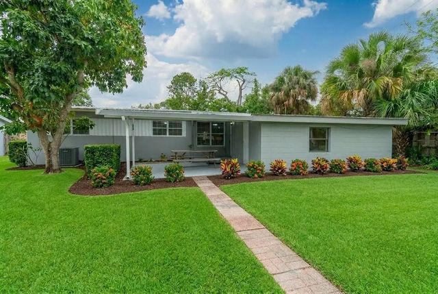 2 of 29 - 904 Se 16th Street, Stuart, FL