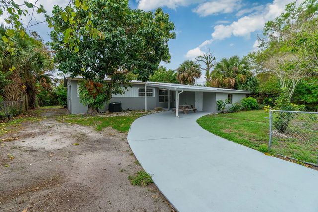 3 of 29 - 904 Se 16th Street, Stuart, FL