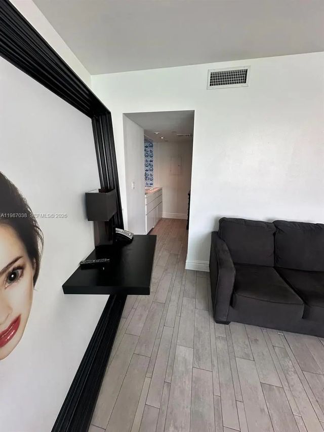 3 of 9 - 1100 West Avenue #1606, Miami Beach, FL