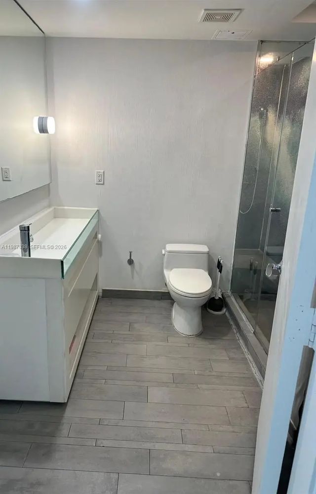 4 of 9 - 1100 West Avenue #1606, Miami Beach, FL