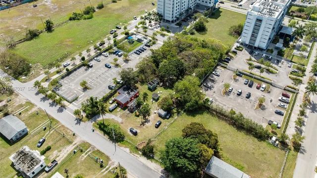 4 of 15 - 11870 Sw 214th Street, Miami, FL