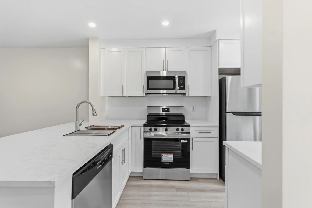 1461 S Ocean Boulevard #106, Lauderdale-By-The-Sea