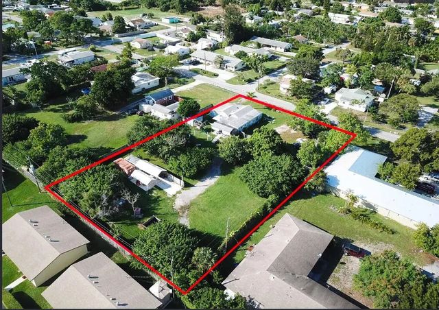 4 of 13 - 3825 Lakewood Road, Palm Springs, FL