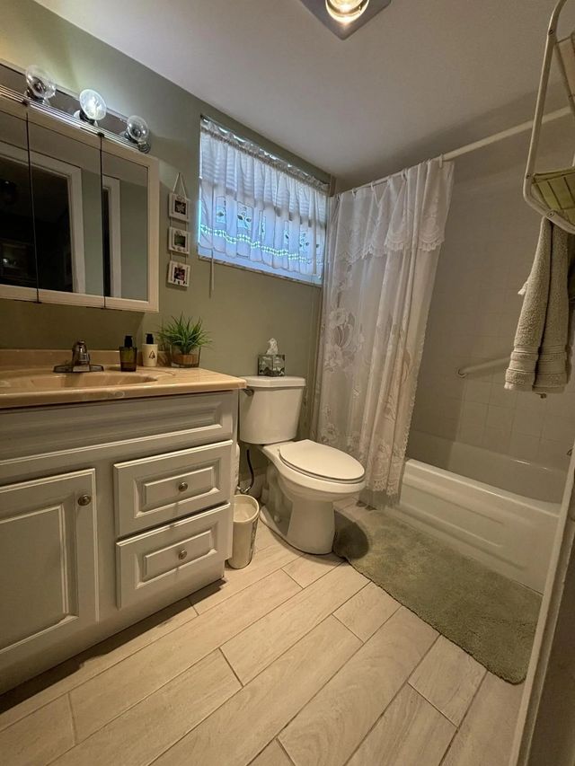 3 of 14 - 725 Lori Drive #203, Palm Springs, FL