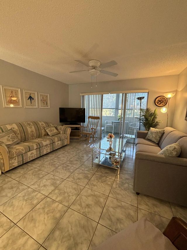 4 of 14 - 725 Lori Drive #203, Palm Springs, FL
