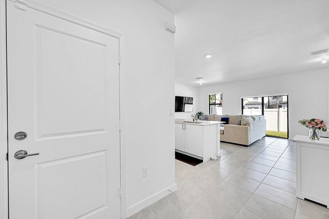 5 of 38 - 20357 Nw 4th Path, Miami Gardens, FL
