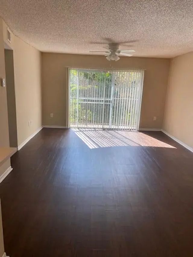 5 of 11 - 4197 N Haverhill Road #209, West Palm Beach, FL