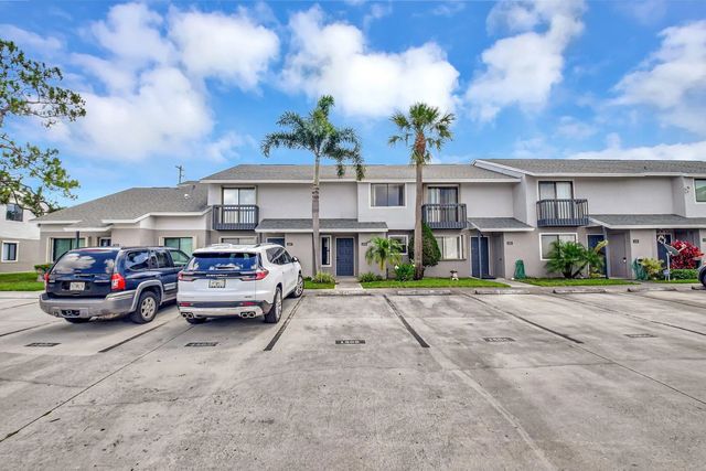 4 of 34 - 1506 Wharf Lane, Greenacres, FL
