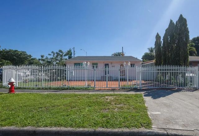 3 of 36 - 3495 W 2nd Avenue, Hialeah, FL