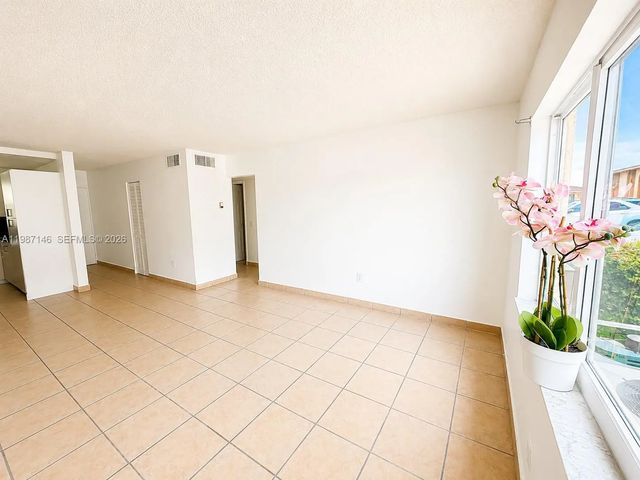 4 of 10 - 4050 Nw 135th Street #5-1, Opa-Locka, FL