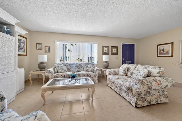 5 of 27 - 1601 Sw 18th Street Sw, Boynton Beach, FL