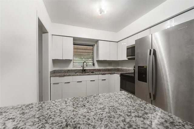 4 of 21 - 14145 Ne 16th Court, North Miami, FL