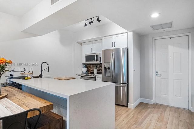 2 of 28 - 7290 Sw 90th Street #202, Miami, FL