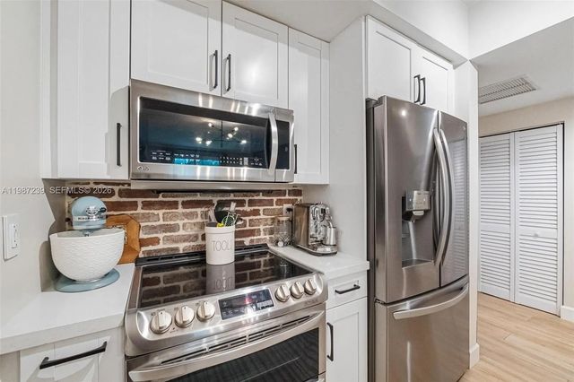 3 of 28 - 7290 Sw 90th Street #202, Miami, FL