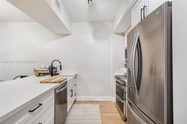 4 of 28 - 7290 Sw 90th Street #202, Miami, FL