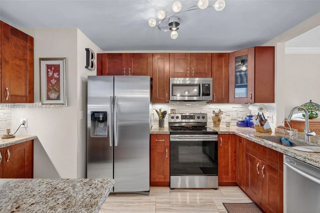 121 Golden Isles Drive #205, Hallandale Beach