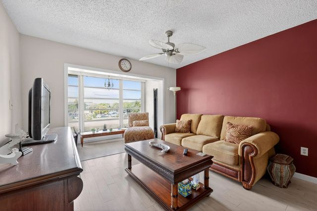 5 of 30 - 8051 N Sunrise Lakes Drive N #307, Sunrise, FL