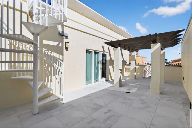 4 of 30 - 120 Jefferson Avenue, Miami Beach, FL