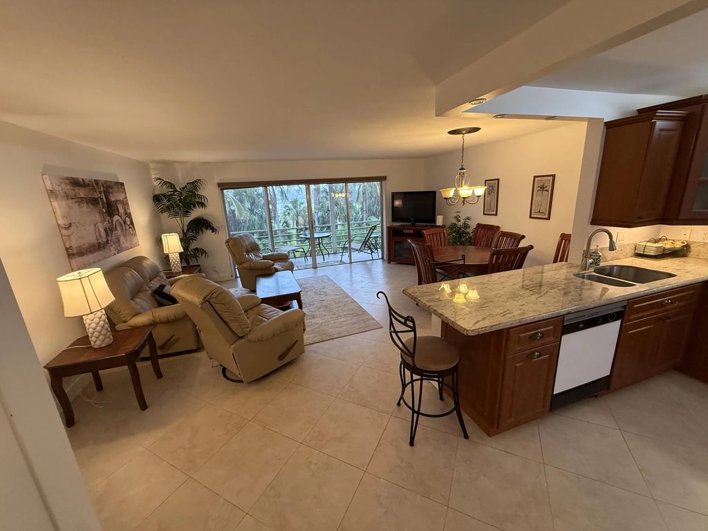 300 Ne 14th Avenue #411, Hallandale Beach