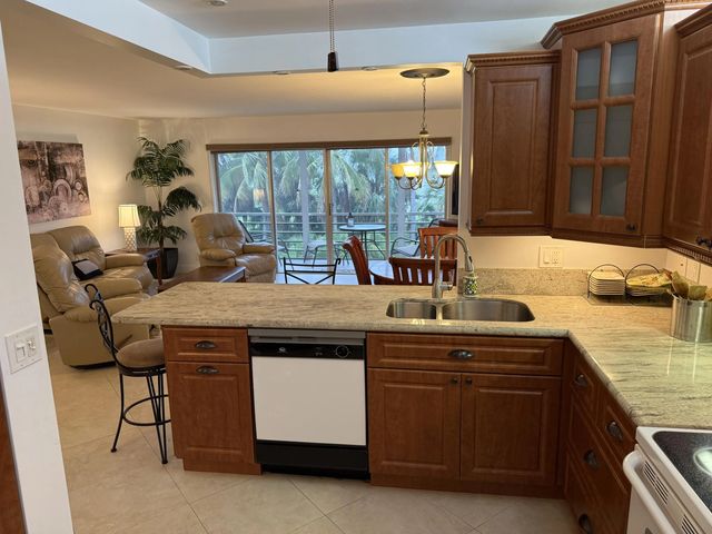 5 of 45 - 300 Ne 14th Avenue #411, Hallandale Beach, FL