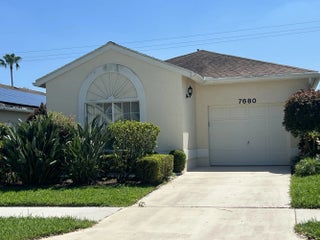 Photo of Listing #B26005424