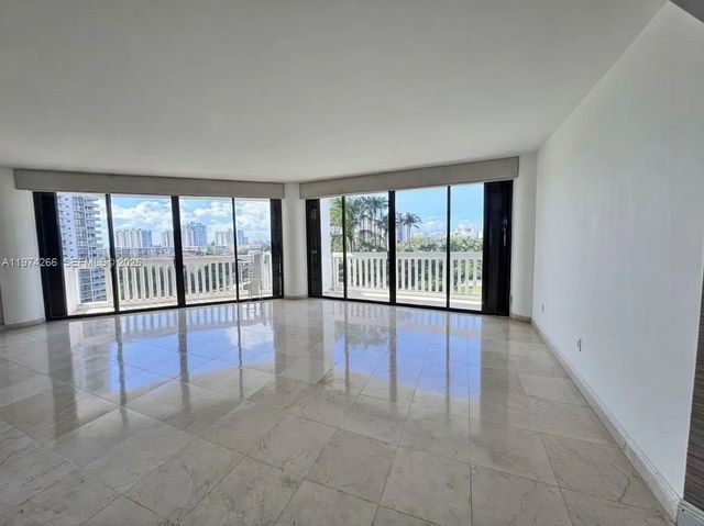 2 of 9 - 2000 Island Boulevard #606, Aventura, FL