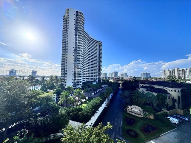 4 of 9 - 2000 Island Boulevard #606, Aventura, FL