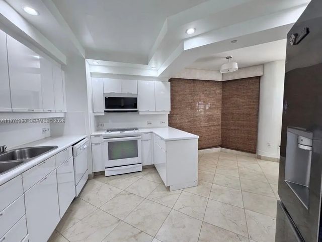 5 of 9 - 2000 Island Boulevard #606, Aventura, FL