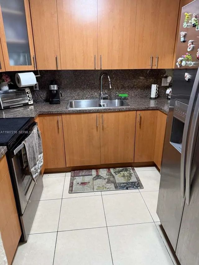 4 of 6 - 1900 W 68th Street #a205, Hialeah, FL