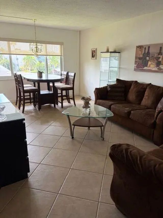 2 of 24 - 2562 Garden Drive N #305, Lake Worth Beach, FL