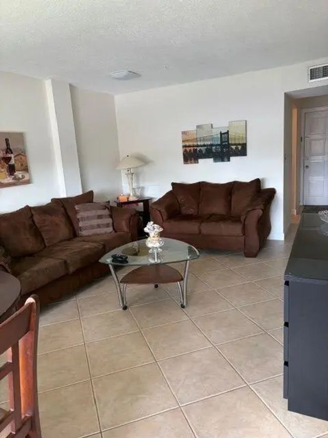3 of 24 - 2562 Garden Drive N #305, Lake Worth Beach, FL