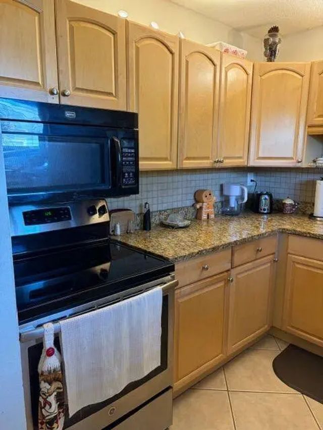 4 of 24 - 2562 Garden Drive N #305, Lake Worth Beach, FL