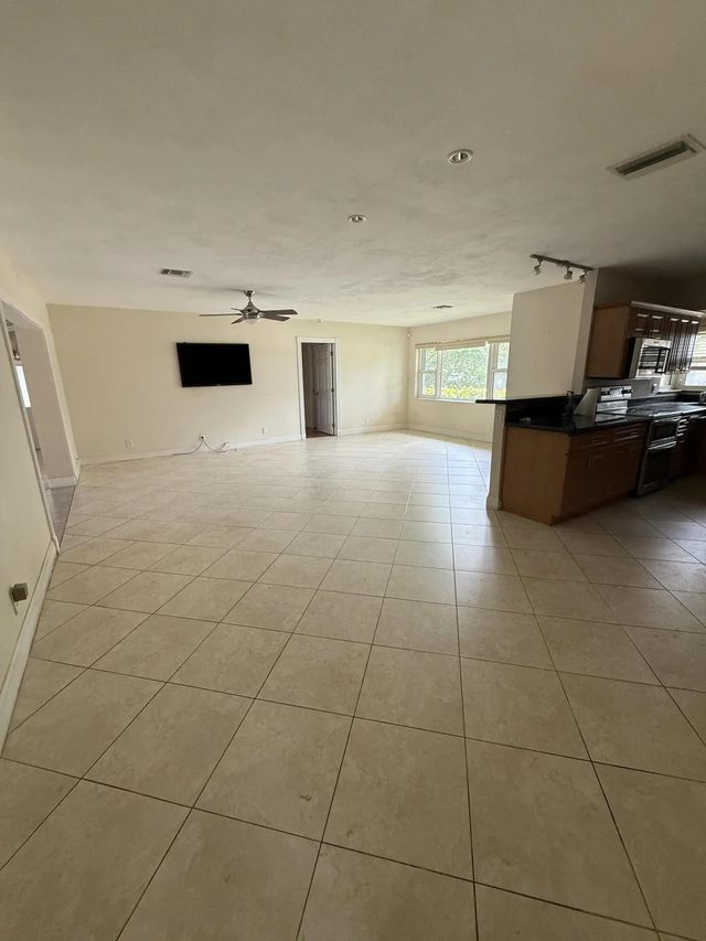 5 of 19 - 2456 Middle River Drive, Fort Lauderdale, FL