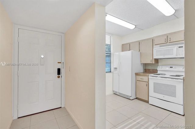 5 of 7 - 1715 Whitehall Drive #202, Davie, FL