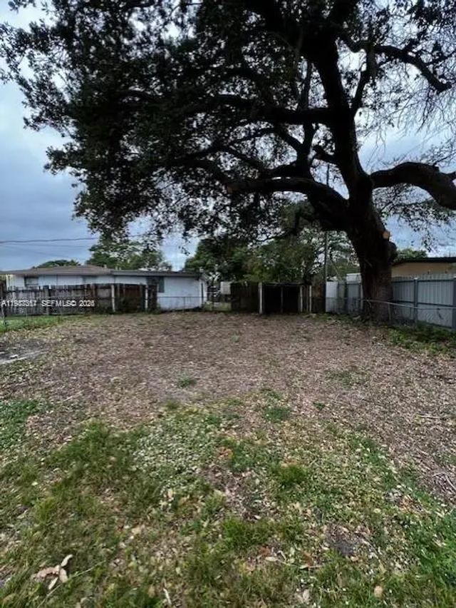 3 of 10 - 3811 Sw 31st Court, West Park, FL