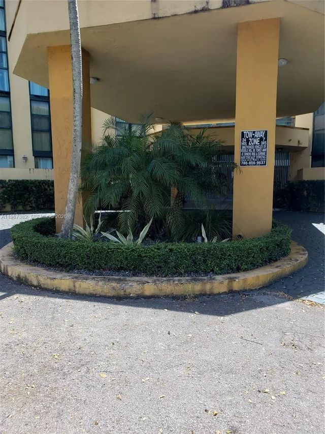 11800 Sw 18th Street #327-4, Miami