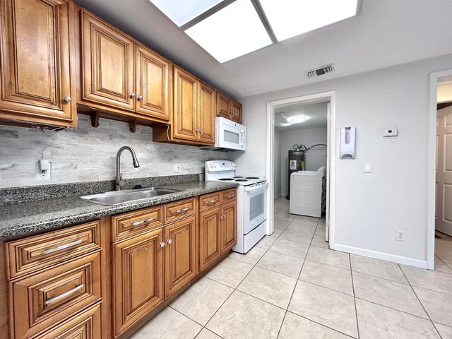 7168 Southgate Boulevard #7168, Tamarac
